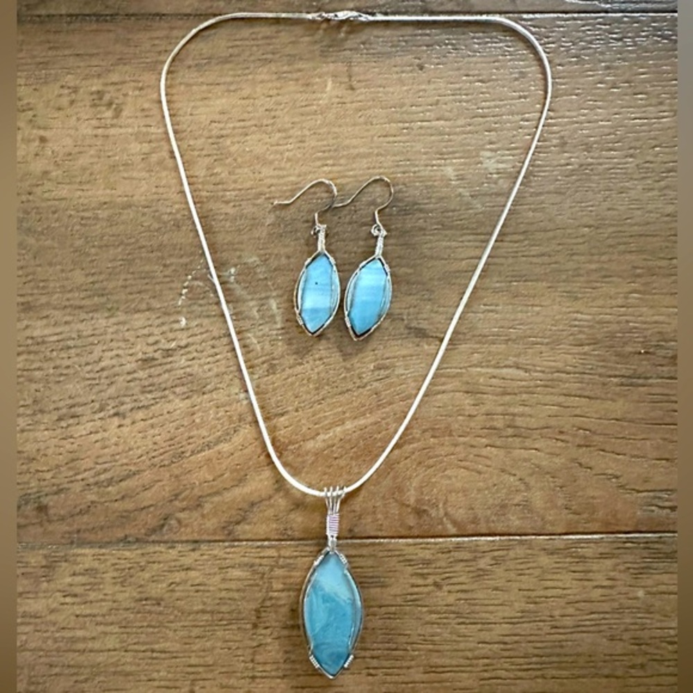 Etna Slag Pendant set in 935 Silver wire on Silver Necklace with Drop Earrings